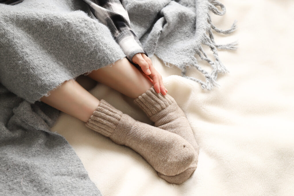 女性の足もと　冷え性対策